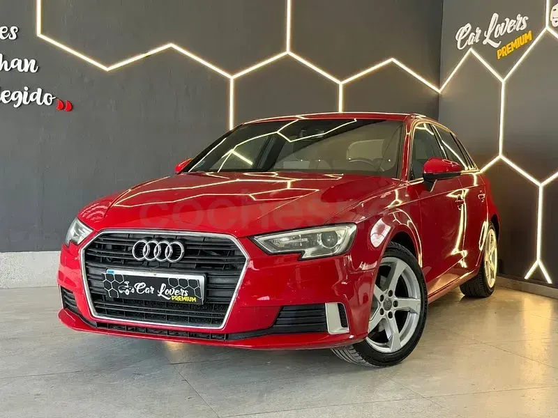 Usado Audi A3 Sport 150 CV (110 kW) 2017 Rojo Berlina