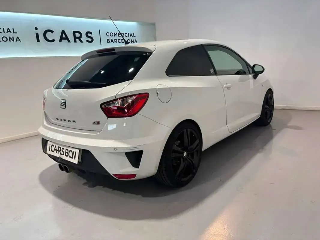 Usado Seat Ibiza SC CUPRA 192 CV (141 kW) 2016 Blanco Utilitario
