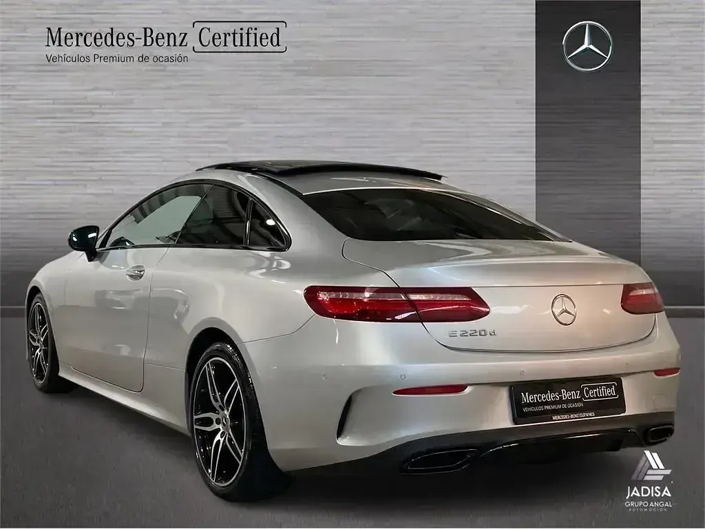 Używany Mercedes E220 AMG line 194 KM (142 kW) 2020 Szary Coupe