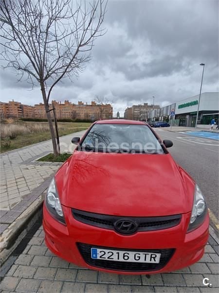 Usado Hyundai i30 Classic 109 CV (80 kW) 2009 Rojo Berlina