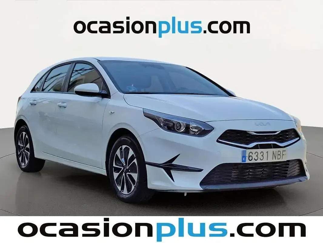 Usado Kia Ceed 101 CV (74 kW) 2025 Blanco Utilitario