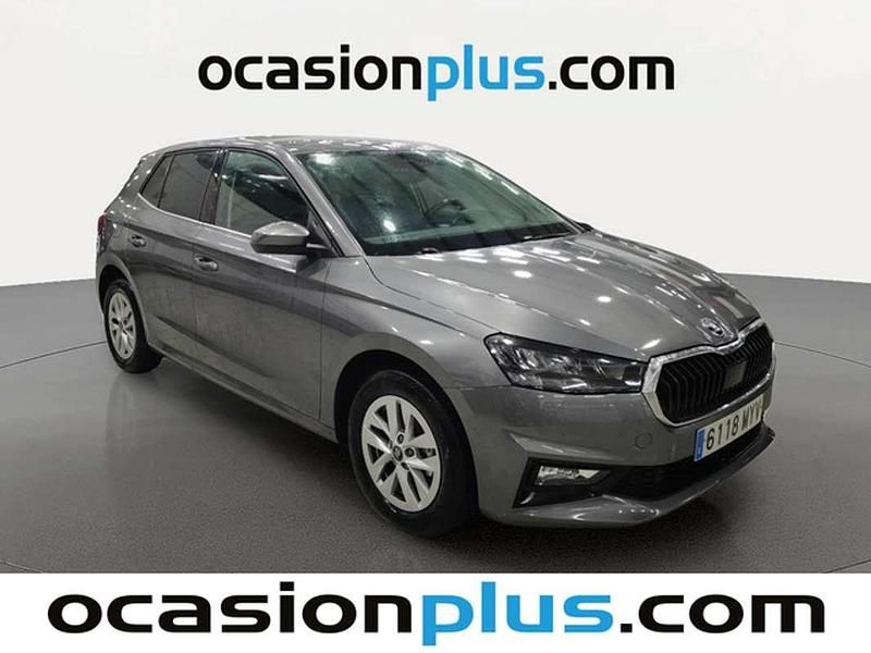 Usado Skoda Fabia Selection 95 CV (69 kW) 2025 Gris Utilitario