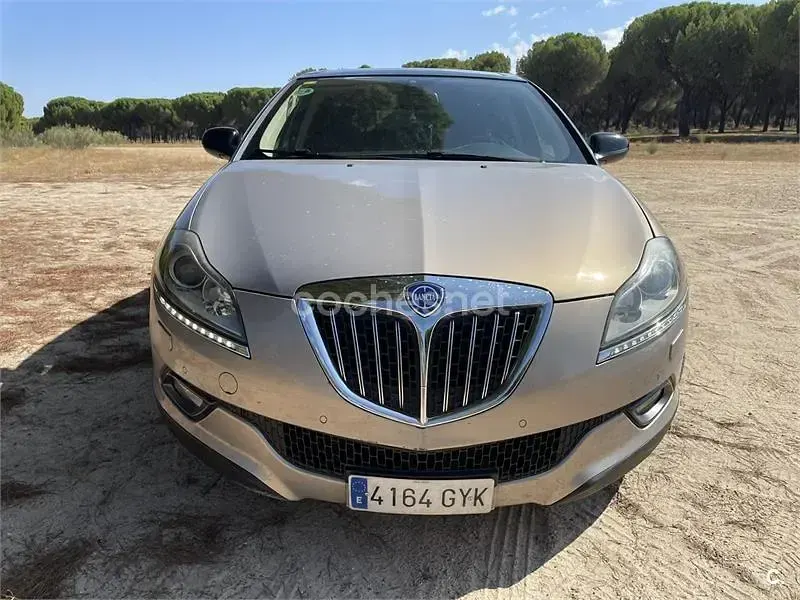 Usado Lancia Delta 200 CV (147 kW) 2010 Beige Utilitario