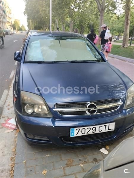 Usado Opel Vectra Club 122 CV (89 kW) 2004 Azul Berlina