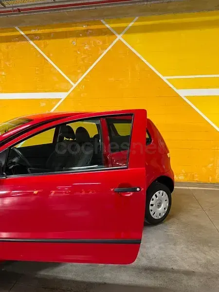 Usado VW Fox 75 CV (55 kW) 2005 Rojo Utilitario