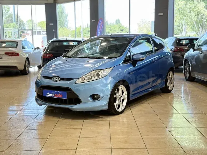 Usado Ford Fiesta Sport 90 CV (66 kW) 2009 Azul Berlina