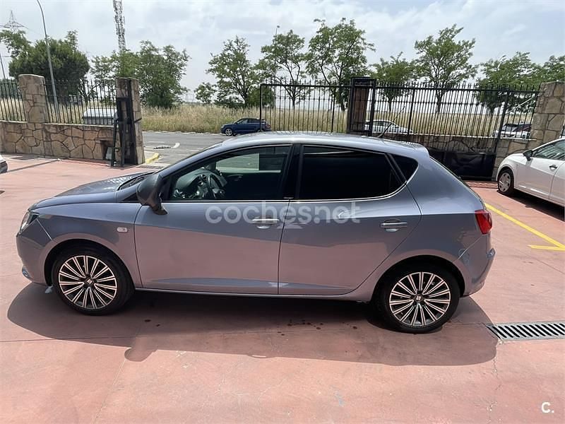 Usado Seat Ibiza CONNECT 95 CV (69 kW) 2016 Gris / plata Berlina