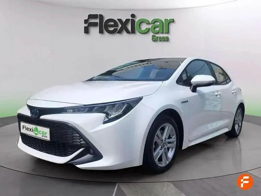 Usado Toyota Corolla Active 122 CV (89 kW) 2021 Blanco Berlina