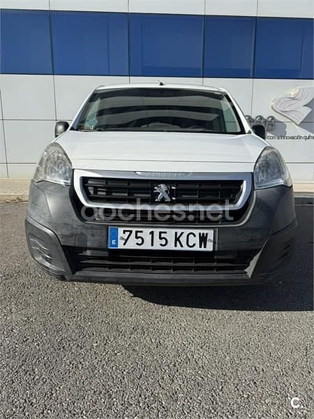 Blanco Usado 2016 Peugeot Partner Tepee Access Monovolumen | 6490 € (Super precio) - Imagen 1/4