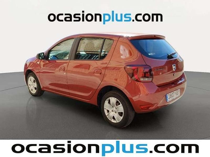Usado Dacia Sandero Lauréate 90 CV (66 kW) 2017 Rojo Utilitario