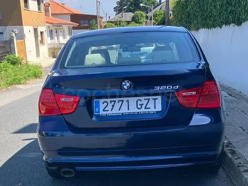 Usado BMW 320 184 CV (135 kW) 2010 Azul Berlina