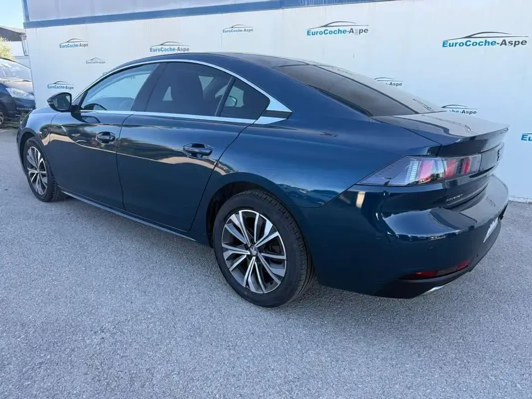 Usado Peugeot 508 Allure 131 CV (96 kW) 2021 Azul Berlina