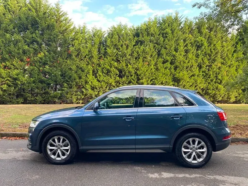 Usado Audi Q3 Attraction 150 CV (110 kW) 2015 Azul SUV