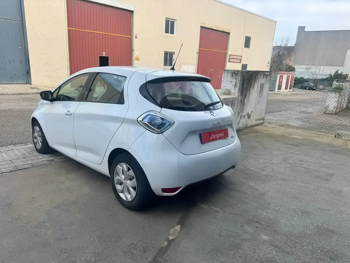 Usado Renault Zoe Life 66 kW (90 CV) 2019 Blanco Utilitario