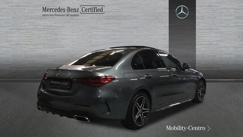 Usado Mercedes C300 312 CV (229 kW) 2024 Gris selenita Berlina