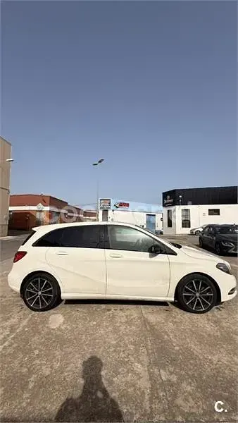 Usado Mercedes B180 109 CV (80 kW) 2012 Blanco Utilitario