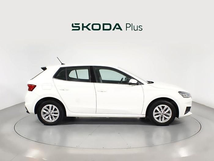 Usado Skoda Fabia Ambition 95 CV (69 kW) 2023 Blanco Berlina