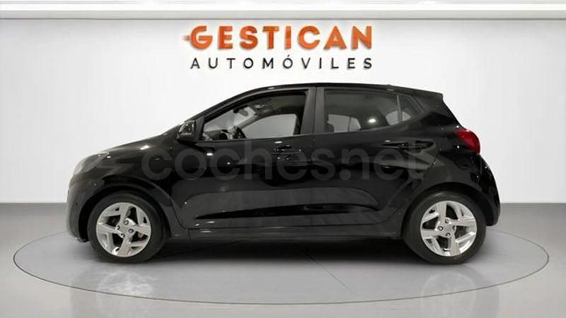 Usado Hyundai i10 67 CV (49 kW) 2023 Negro Utilitario