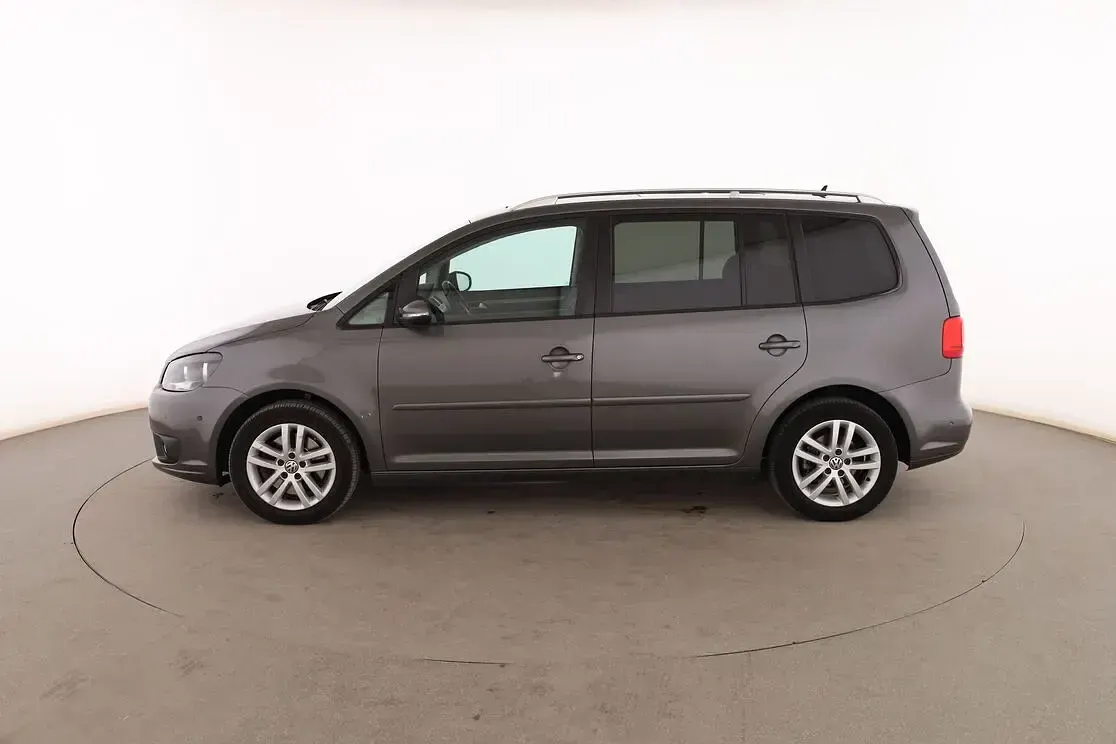 Usado VW Touran Advance 140 CV (102 kW) 2015 Gris Monovolumen
