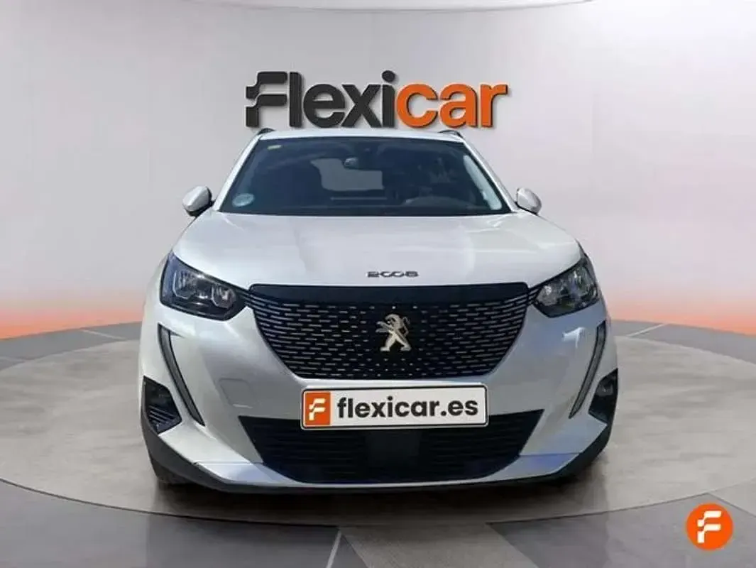 Usado Peugeot 2008 Allure 131 CV (96 kW) 2020 Blanco SUV