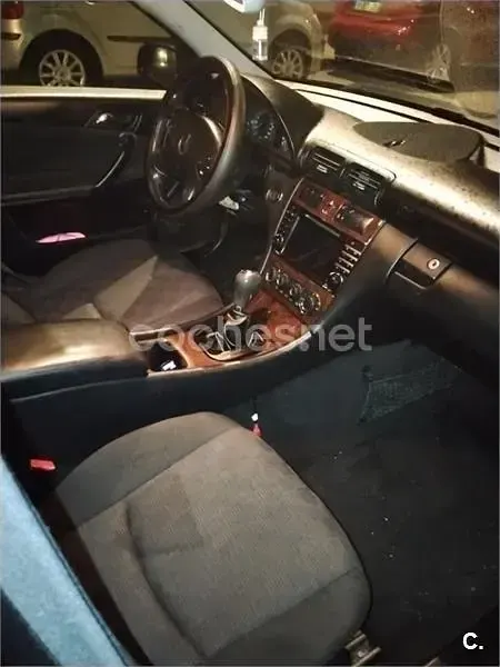Usado Mercedes C200 Elegance 116 CV (85 kW) 2004 Negro Berlina