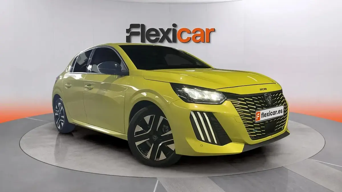 Usado Peugeot 208 Allure 101 CV (74 kW) 2025 Utilitario
