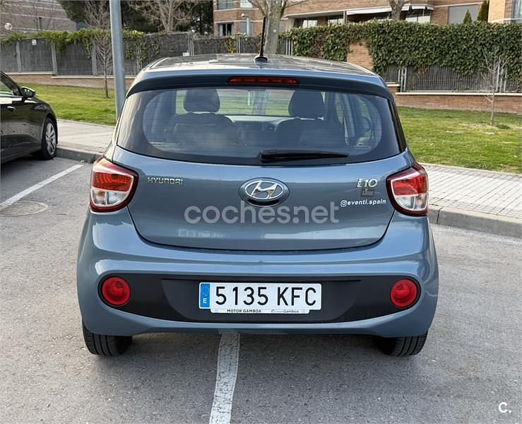 Usado Hyundai i10 87 CV (63 kW) 2017 Azul Utilitario