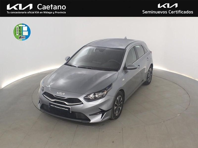 Usado Kia Ceed 100 CV (73 kW) 2025 Gris / plata Utilitario