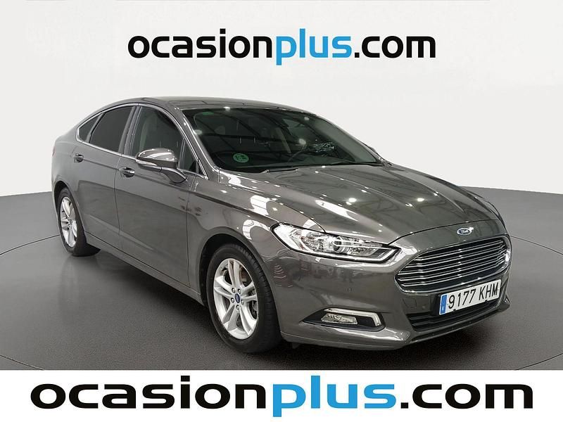 Usado Ford Mondeo Trend 160 CV (117 kW) 2018 Negro
