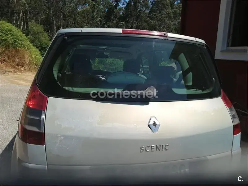 Usado Renault Scénic Privilege 120 CV (88 kW) 2004 Gris / plata Monovolumen