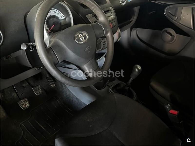 Negro Usado 2011 Toyota Aygo Live Utilitario | 3800 € (Super precio) - Imagen 1/4