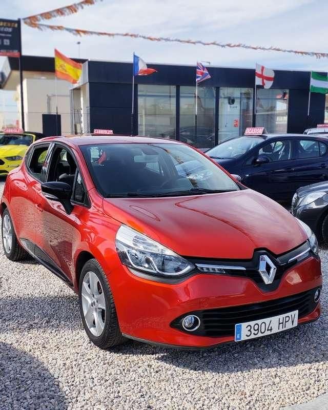 Usado Renault Clio IV 90 CV (66 kW) 2014 Rojo Utilitario