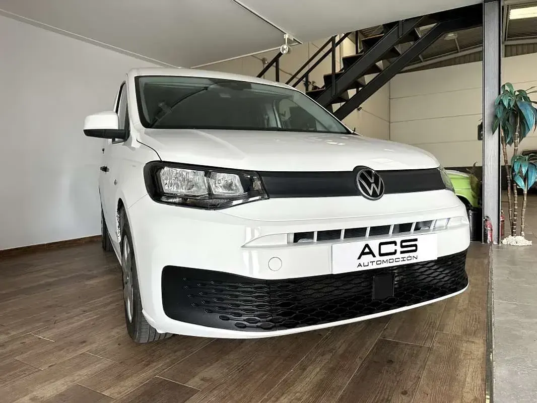 Usado VW Caddy 102 CV (75 kW) 2021 Blanco Monovolumen