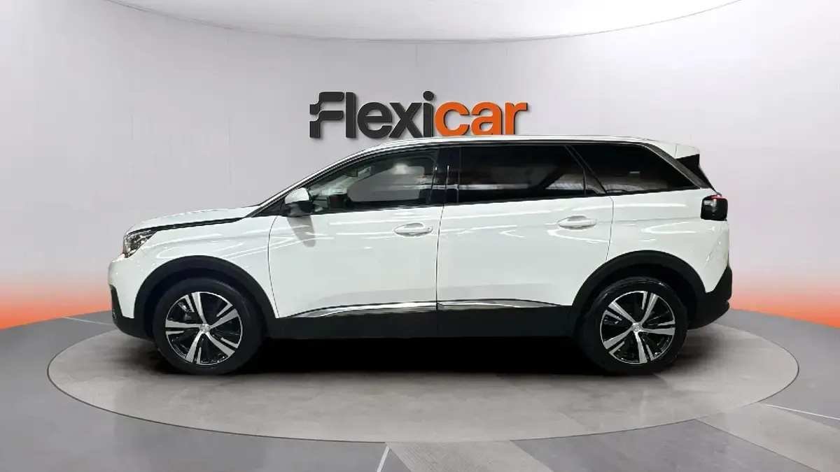 Usado Peugeot 5008 Allure 131 CV (96 kW) 2019 Blanco SUV