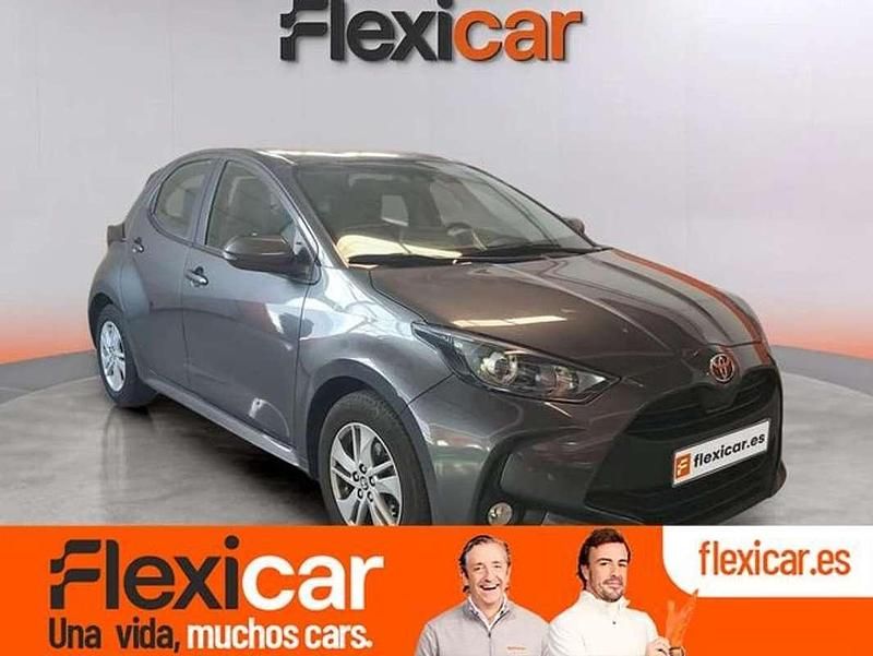 Gris Usado 2024 Toyota Yaris Edition Utilitario | 16.990 € (Precio justo) - Imagen 1/4