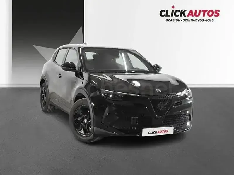 Usado Alfa Romeo Junior 136 CV (100 kW) 2025 Negro SUV