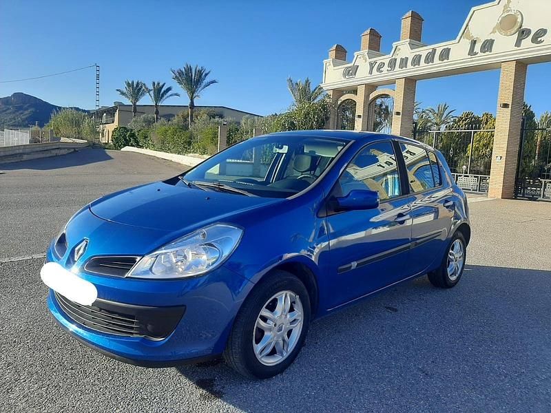 Usado Renault Clio II Authentique 85 CV (62 kW) 2008 Azul Utilitario