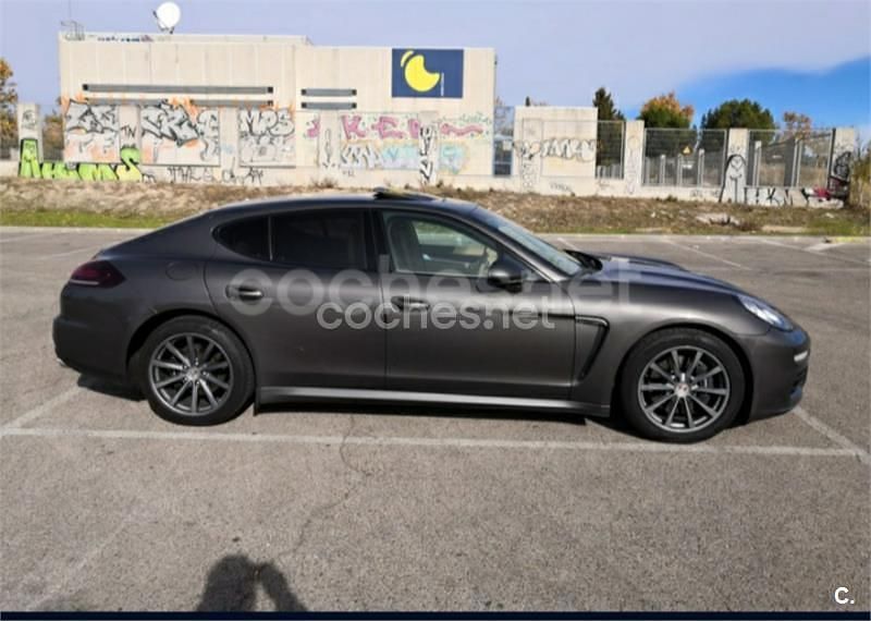 Begagnad Porsche Panamera 300 HK (220 kW) 2015 Brun Sedan