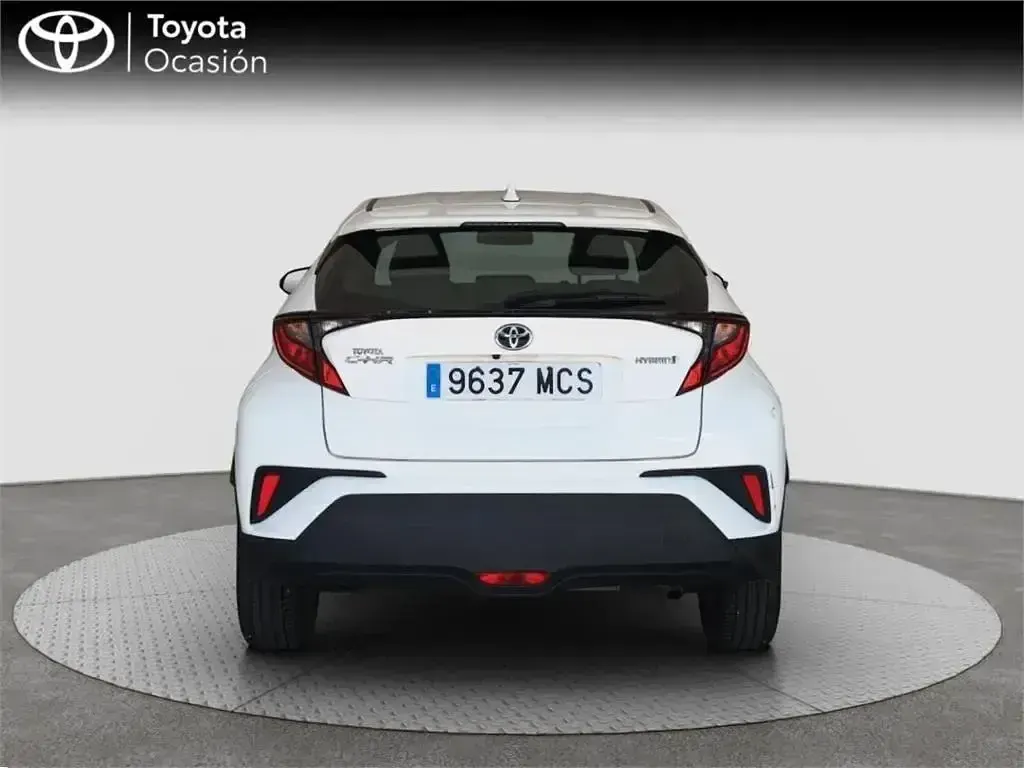 Käytetty Toyota C-HR Active 122 HP (89 kW) 2022 Valkoinen Katumaasturi