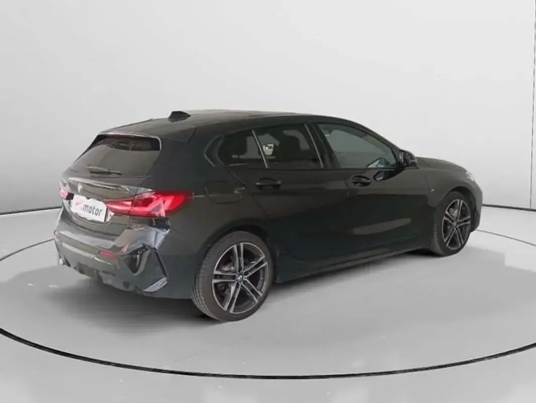 Usado BMW 118 M Sport 136 CV (100 kW) 2023 Negro Utilitario