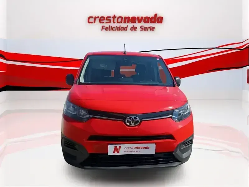 Usado Toyota Proace Verso Active 131 CV (96 kW) 2023 Rojo Familiar