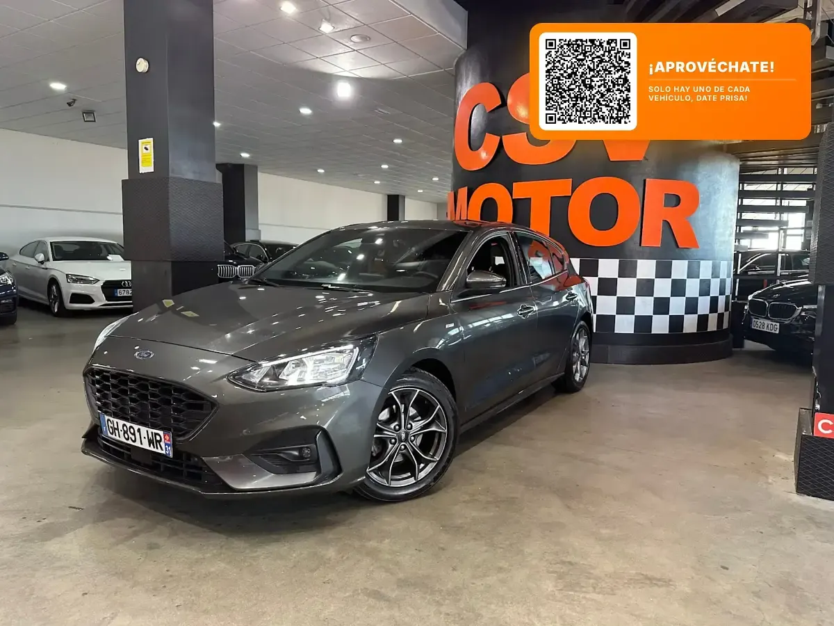 Usado Ford Focus ST-Line 120 CV (88 kW) 2022 Gris Utilitario