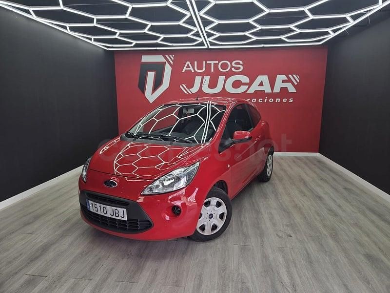 Usado Ford Ka Trend 69 CV (50 kW) 2015 Rojo Berlina