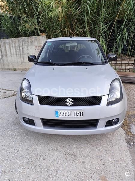 Gris / plata Usado 2006 Suzuki Swift GL Berlina | 3200 € (Buen precio) - Imagen 1/4