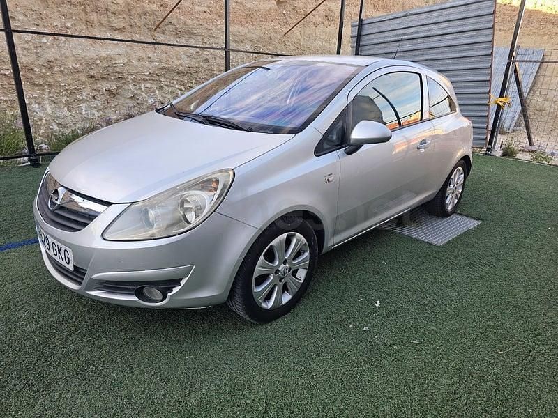 Usado Opel Corsa 90 CV (66 kW) 2008 Gris / plata Utilitario