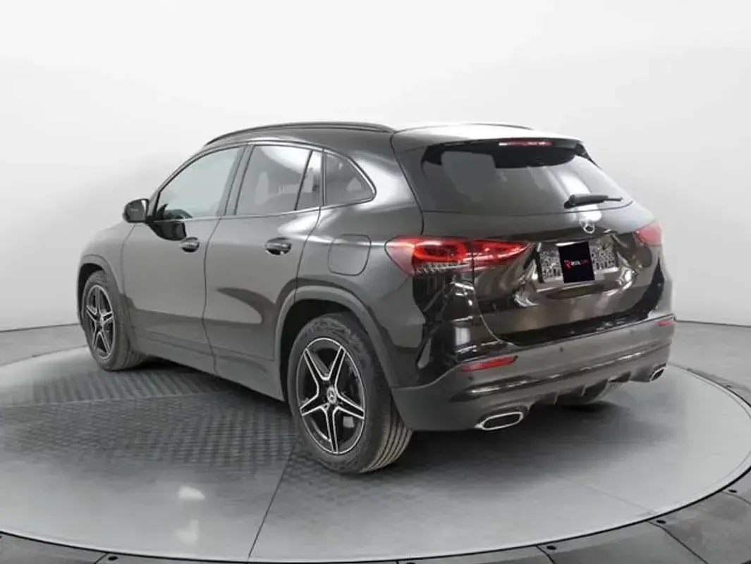 Usado Mercedes GLA45 AMG AMG line 190 CV (139 kW) 2023 Negro SUV