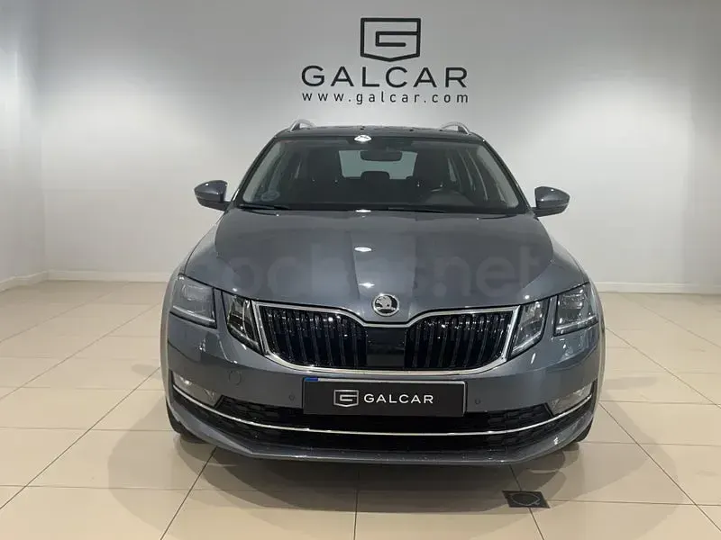 Usado Skoda Octavia Style 150 CV (110 kW) 2019 Gris / plata Familiar