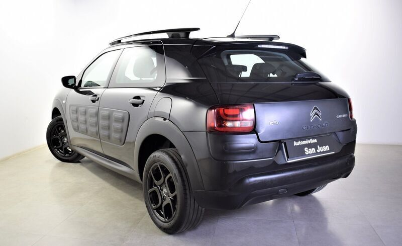 Usado Citroën C4 Cactus Feel 100 CV (73 kW) 2018 Negro Utilitario