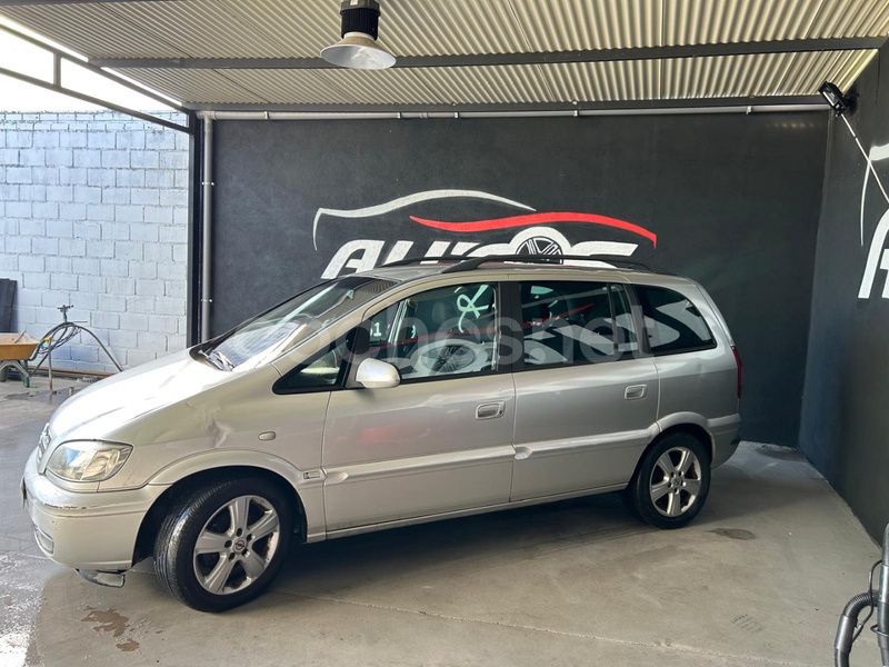 Gris / plata Usado 2005 Opel Zafira Elegance Monovolumen | 2500 € (Precio justo) - Imagen 1/4