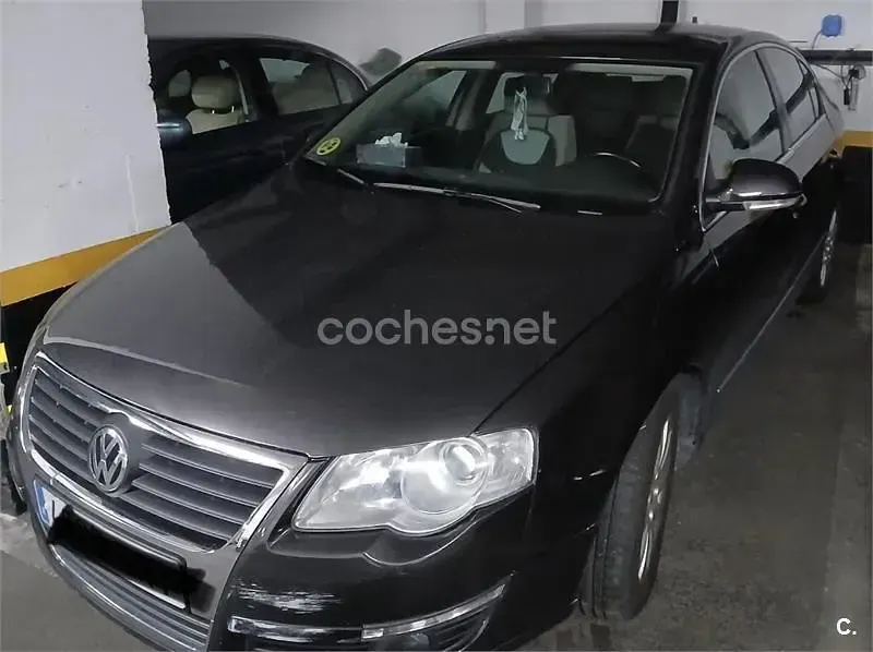 Usado VW Passat Advance 140 CV (102 kW) 2008 Marrón Berlina